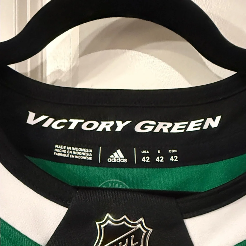 NWT Dallas Stars Adidas Victory Green Jersey Accents size 42